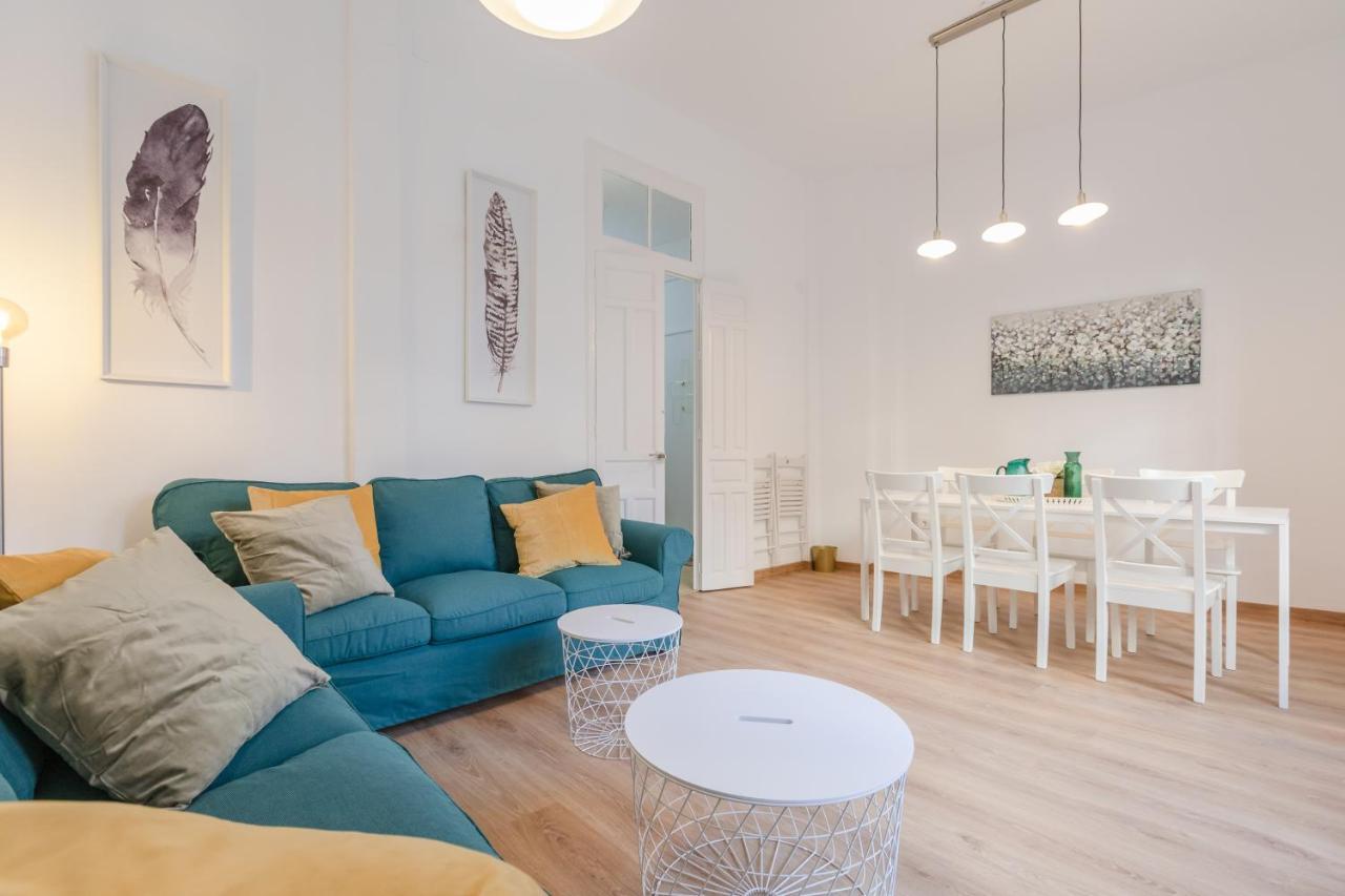 Avanti La Campana, Con Un Balcon Que Te Enamorara Del Ambiente De Sevilla Exteriér fotografie