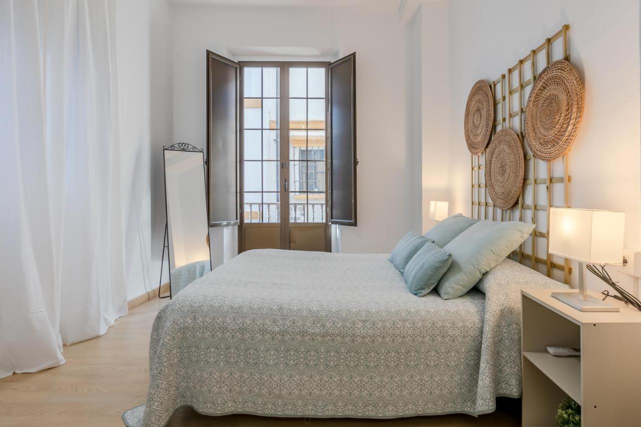 Avanti La Campana, Con Un Balcon Que Te Enamorara Del Ambiente De Sevilla Exteriér fotografie