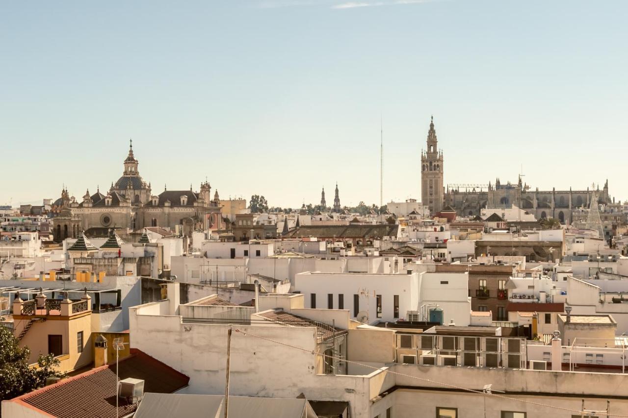 Avanti La Campana, Con Un Balcon Que Te Enamorara Del Ambiente De Sevilla Exteriér fotografie