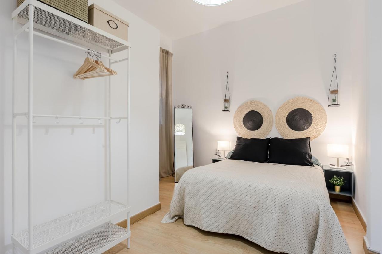Avanti La Campana, Con Un Balcon Que Te Enamorara Del Ambiente De Sevilla Exteriér fotografie